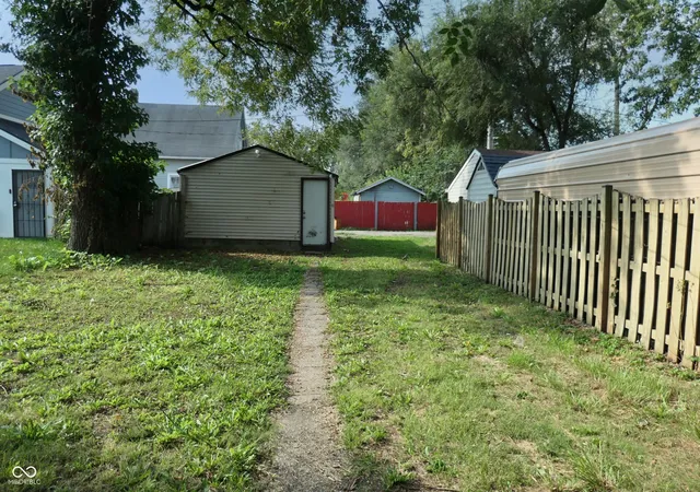 Photo 4 of Single family home for sale at 211 Wisconsin St, Indianapolis, IN 46225 | MLS# 22124231 | Listing updated on 2026-10-22