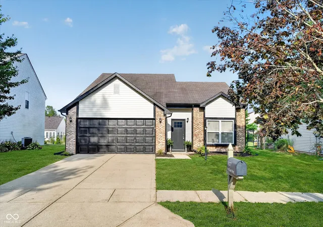Photo 1 of Single family home for sale at 19277 Fox Chase Dr, Noblesville, IN 46062 | MLS# 22124243 | Listing updated on 2026-09-23