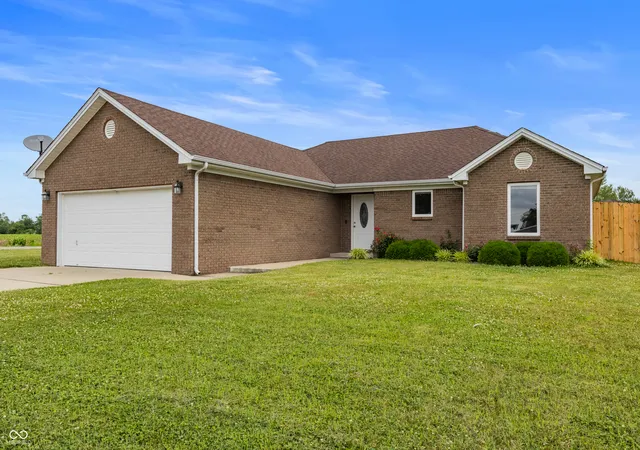 Photo 1 of Single family home for sale at 4623 Ashwood Dr, Seymour, IN 47274 | MLS# 22124310 | Listing updated on 2026-09-15