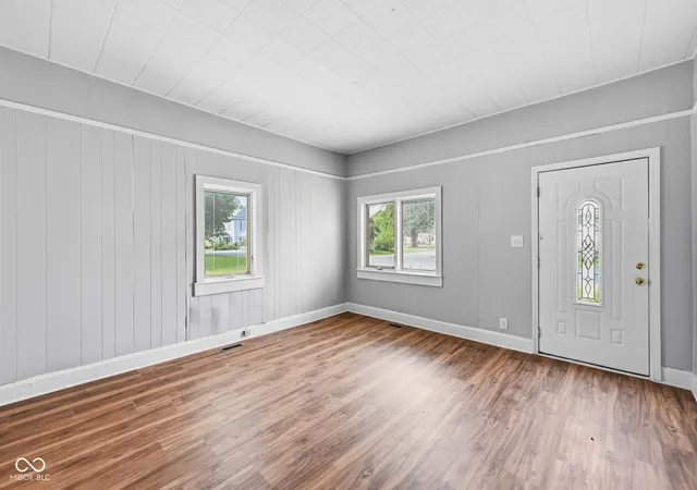 Photo 2 of Single family home for sale at 303 Bishop St, Mooresville, IN 46158 | MLS# 22124322 | Listing updated on 2026-09-12