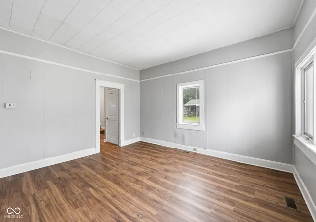 Photo 3 of Single family home for sale at 303 Bishop St, Mooresville, IN 46158 | MLS# 22124322 | Listing updated on 2026-09-12