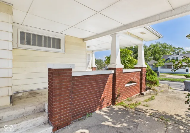 Photo 3 of Single family home for sale at 620 E 29th Street, Anderson, IN 46016 | MLS# 22124327 | Listing updated on 2026-09-12