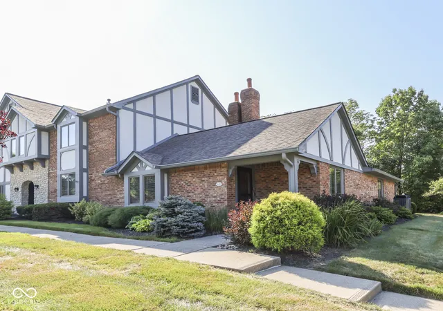 Photo 3 of Sale Pending at 449 Camby Ct, Greenwood, IN 46142 | MLS# 22124348 | Listing updated on 2026-09-14