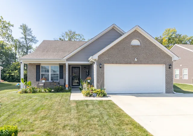 Photo 2 of Single family home for sale at 10041 James Run Dr, Indianapolis, IN 46239 | MLS# 22124375 | Listing updated on 2026-09-26