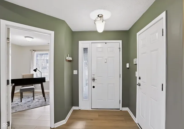 Photo 4 of Single family home for sale at 6171 N Woods Edge Dr, Mc Cordsville, IN 46055 | MLS# 22124433 | Listing updated on 2026-10-13