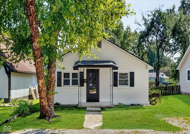 Photo 2 of Sale Pending at 129 W Neal St, Cicero, IN 46034 | MLS# 22124451 | Listing updated on 2026-09-10