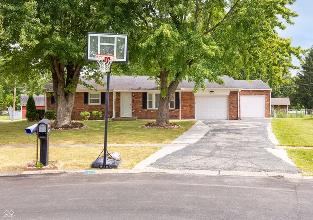 Photo 1 of Sale Pending at 3024 Marywood Ct, Indianapolis, IN 46227 | MLS# 22124491 | Listing updated on 2026-09-30
