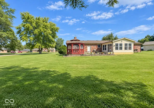 Photo 2 of Single family home for sale at 219 N Hickory, Fairland, IN 46126 | MLS# 22124506 | Listing updated on 2026-09-10