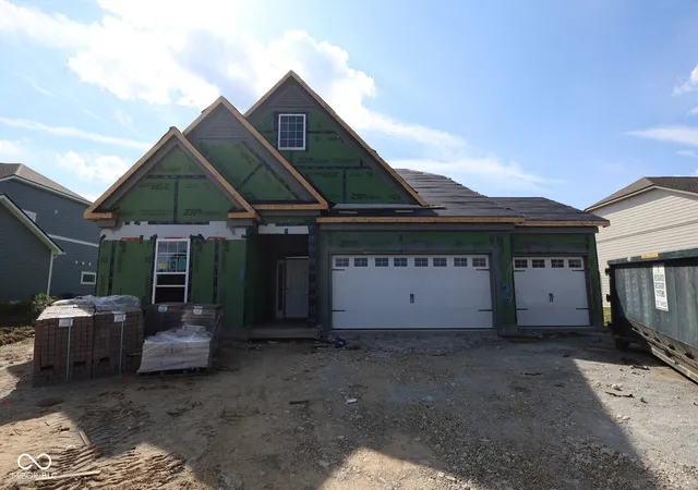 Photo 2 of Single family home for sale at 5008 Bergamont Dr, Brownsburg, IN 46112 | MLS# 22124515 | Listing updated on 2026-09-15
