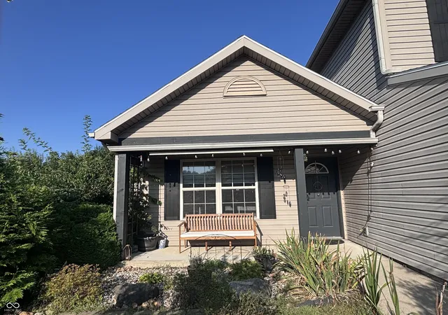 Photo 2 of Single family home for sale at 4252 Fiddlesticks Dr, Lafayette, IN 47909 | MLS# 22124522 | Listing updated on 2026-09-12