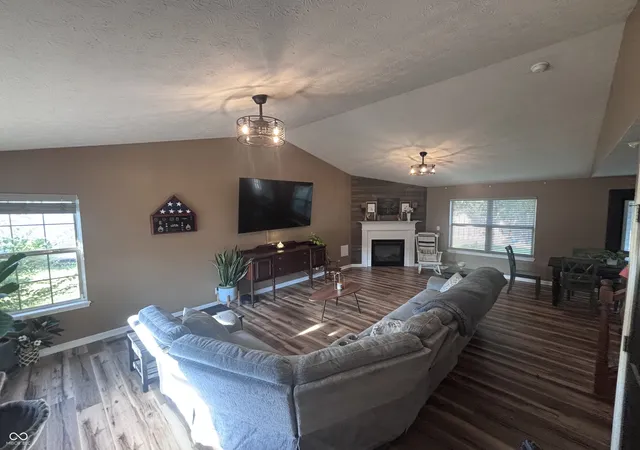 Photo 3 of Single family home for sale at 4252 Fiddlesticks Dr, Lafayette, IN 47909 | MLS# 22124522 | Listing updated on 2026-09-12
