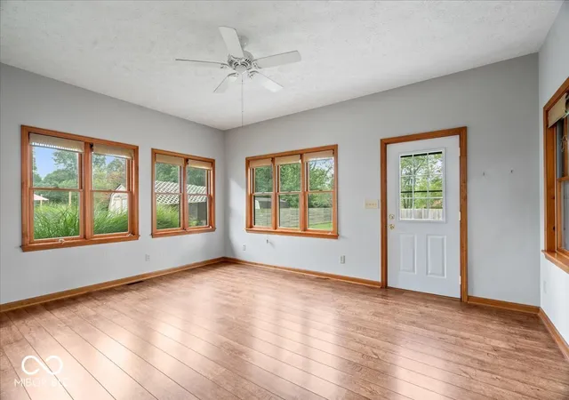Photo 4 of Single family home for sale at 8016 Chiltern Dr, Indianapolis, IN 46268 | MLS# 22124548 | Listing updated on 2026-09-28