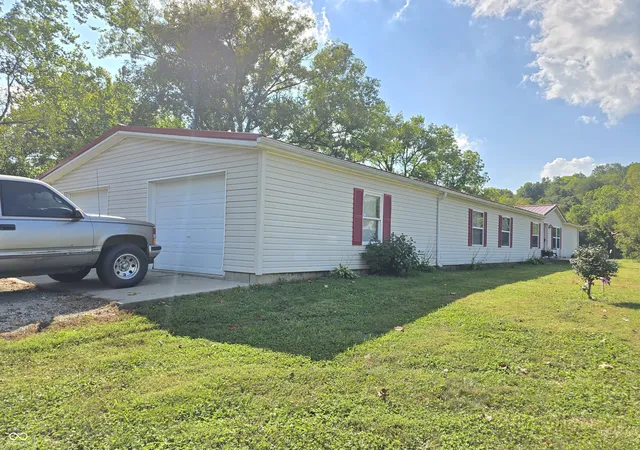 Photo 3 of Single family home for sale at 9099 Pipe Crk Rd, Metamora, IN 47030 | MLS# 22124554 | Listing updated on 2026-09-14