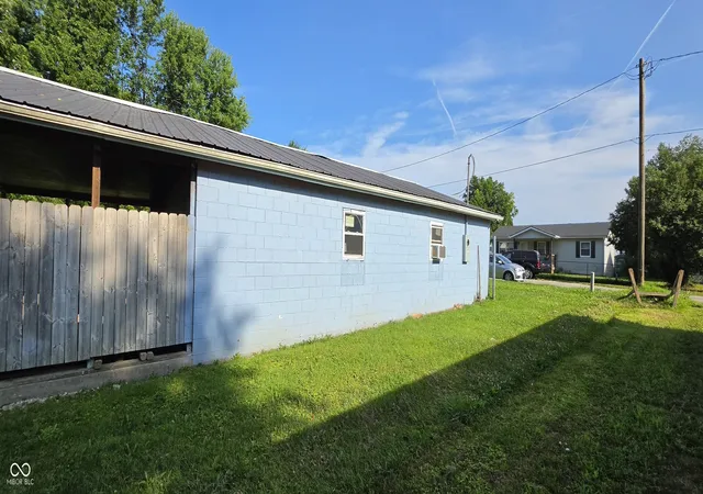 Photo 3 of Single family home for sale at 371 W Douglas St, Martinsville, IN 46151 | MLS# 22124569 | Listing updated on 2026-09-10
