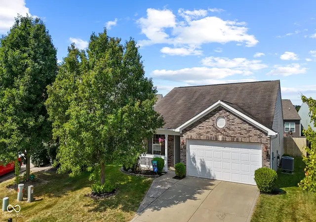 Photo 2 of Single family home for sale at 6336 Emerald Springs Dr, Indianapolis, IN 46221 | MLS# 22124629 | Listing updated on 2026-09-30