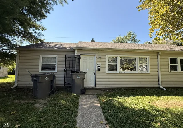 Photo 3 of Sale Pending at 2201 Admiral Dr, Indianapolis, IN 46219 | MLS# 22124631 | Listing updated on 2026-09-26