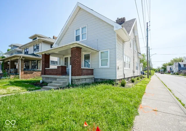 Photo 4 of House for sale at 601 N Oxford St, Indianapolis, IN 46201 | MLS# 22124635 | Listing updated on 2026-09-21
