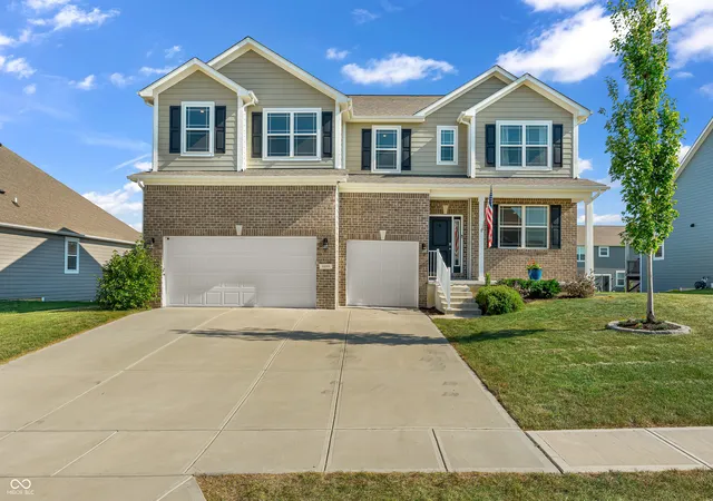Photo 2 of Single family home for sale at 6889 Bryant Pl, Plainfield, IN 46168 | MLS# 22124682 | Listing updated on 2026-09-21