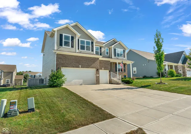 Photo 3 of Single family home for sale at 6889 Bryant Pl, Plainfield, IN 46168 | MLS# 22124682 | Listing updated on 2026-09-21