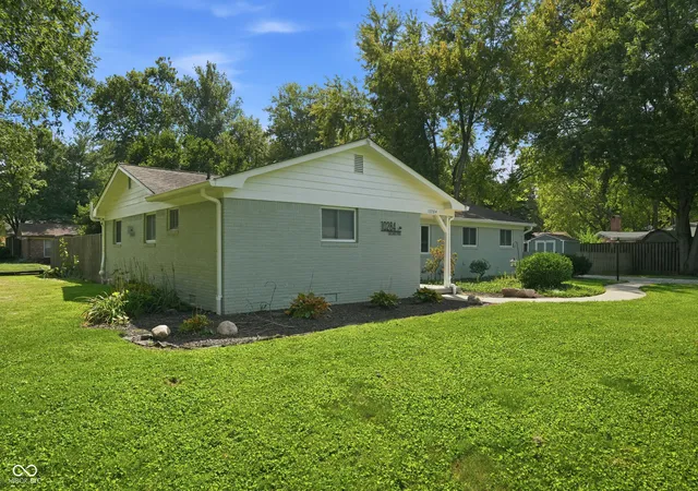 Photo 2 of Single family home for sale at 10284 Orchard Park Dr S, Carmel, IN 46280 | MLS# 22124721 | Listing updated on 2026-09-10