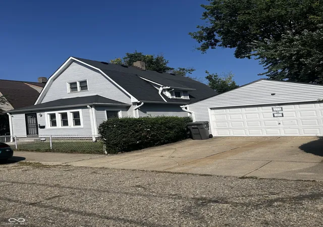 Photo 2 of Single family home for sale at 1433 Charles St, Indianapolis, IN 46225 | MLS# 22124727 | Listing updated on 2026-10-08