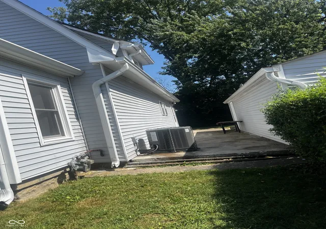 Photo 3 of Single family home for sale at 1433 Charles St, Indianapolis, IN 46225 | MLS# 22124727 | Listing updated on 2026-10-08