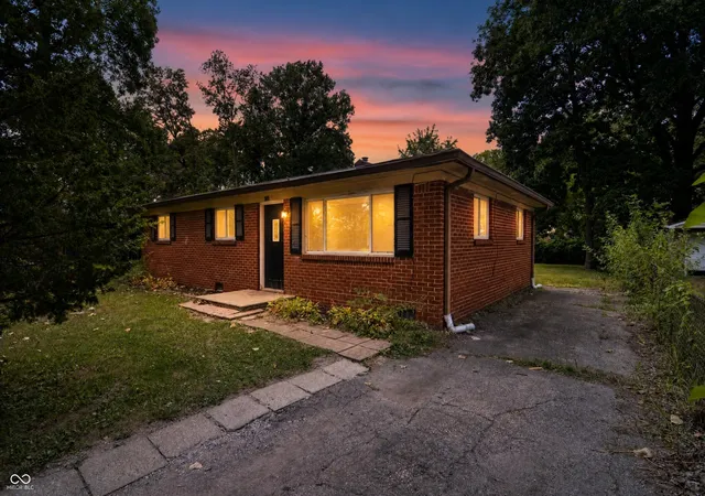 Photo 1 of Single family home for sale at 3618 N Hartman Dr, Indianapolis, IN 46226 | MLS# 22124745 | Listing updated on 2026-10-21