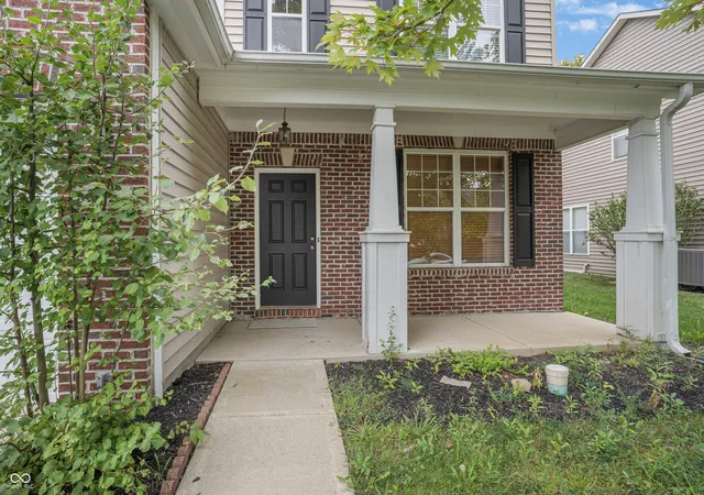 Photo 3 of Single family home for sale at 272 Brookview Dr, Brownsburg, IN 46112 | MLS# 22124750 | Listing updated on 2026-09-14