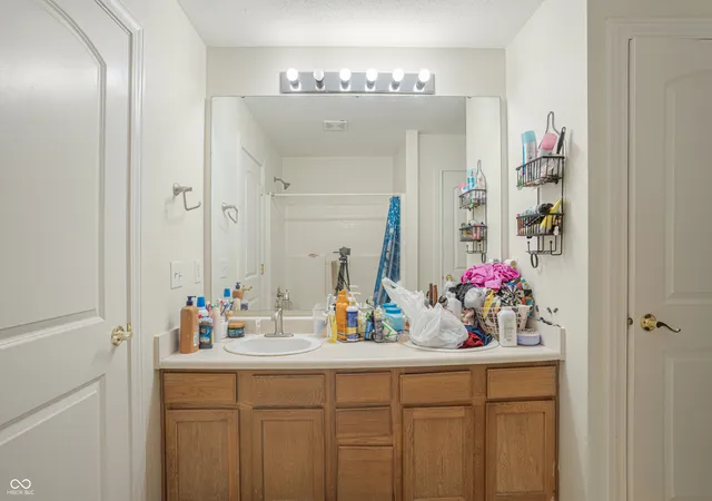 Photo 4 of Single family home for sale at 272 Brookview Dr, Brownsburg, IN 46112 | MLS# 22124750 | Listing updated on 2026-09-14