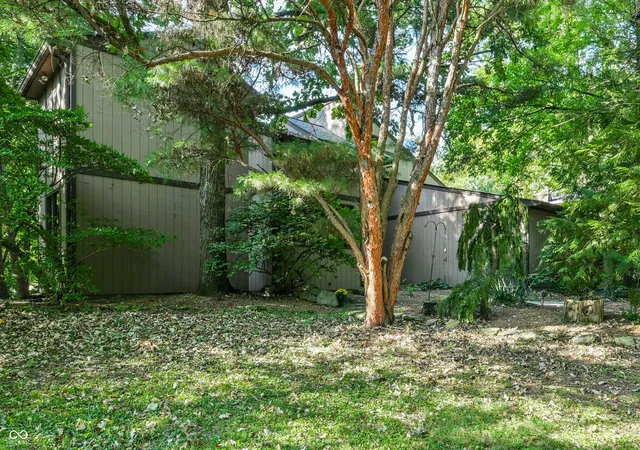 Photo 3 of Single family home for sale at 7880 Sunset Ln, Indianapolis, IN 46260 | MLS# 22124769 | Listing updated on 2026-10-05
