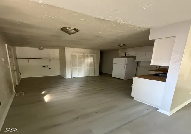 Photo 4 of Sale Pending at 3902 Aurora St, Indianapolis, IN 46227 | MLS# 22124776 | Listing updated on 2026-10-20