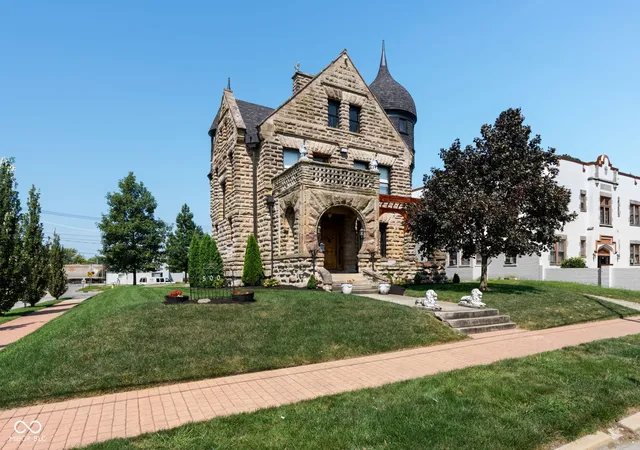 Photo 2 of Single family home for sale at 500 E Washington St, Frankfort, IN 46041 | MLS# 22124778 | Listing updated on 2026-09-11
