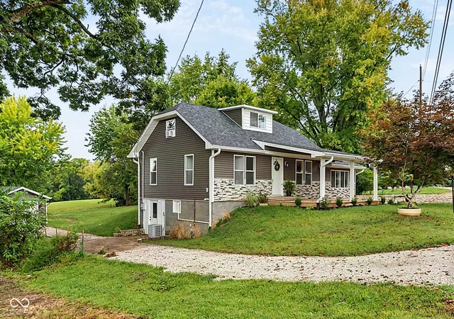 Photo 3 of Single family home for sale at 1201 N State Rd 157, Bloomfield, IN 47424 | MLS# 22124785 | Listing updated on 2026-09-15