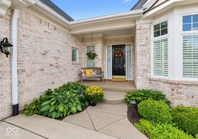 Photo 4 of Sale Pending at 15532 Long Cvs Blvd, Carmel, IN 46033 | MLS# 22124812 | Listing updated on 2026-09-14