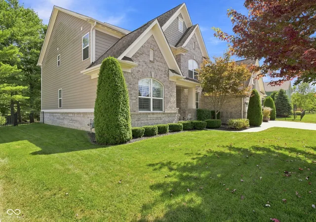Photo 2 of Sale Pending at 6411 Blackstone, Zionsville, IN 46077 | MLS# 22124818 | Listing updated on 2026-10-02