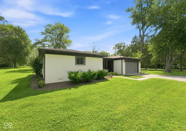 Photo 3 of Sale Pending at 102 Waterman Dr, Noblesville, IN 46060 | MLS# 22124830 | Listing updated on 2026-09-18