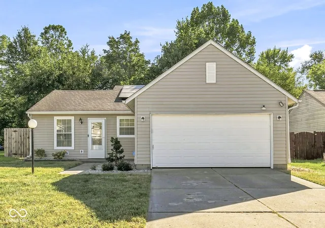 Photo 3 of Single family home for sale at 5113 Emmert Dr, Indianapolis, IN 46221 | MLS# 22124848 | Listing updated on 2026-09-25