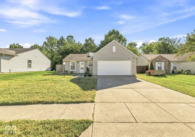 Photo 3 of Sale Pending at 5113 Emmert Dr, Indianapolis, IN 46221 | MLS# 22124848 | Listing updated on 2026-10-04
