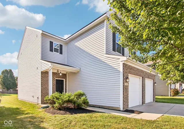 Photo 3 of Single family home for sale at 19492 Chip Shot Rd, Noblesville, IN 46062 | MLS# 22124859 | Listing updated on 2026-09-30