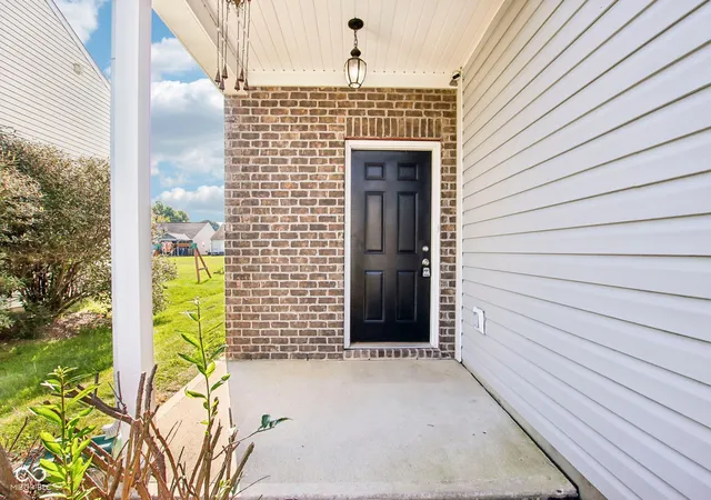 Photo 4 of Single family home for sale at 19492 Chip Shot Rd, Noblesville, IN 46062 | MLS# 22124859 | Listing updated on 2026-09-30