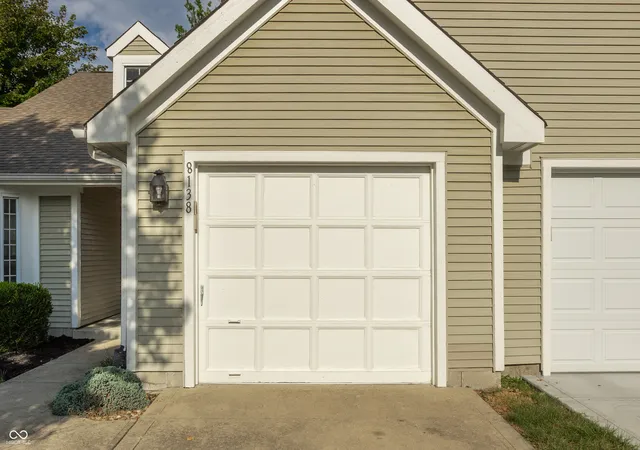 Photo 3 of Sale Pending at 8138 Crook Dr N, Indianapolis, IN 46256 | MLS# 22124865 | Listing updated on 2026-09-14