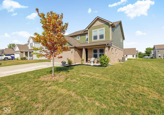 Photo 3 of Single family home for sale at 13203 N Landing Cir W, Camby, IN 46113 | MLS# 22124866 | Listing updated on 2026-09-10