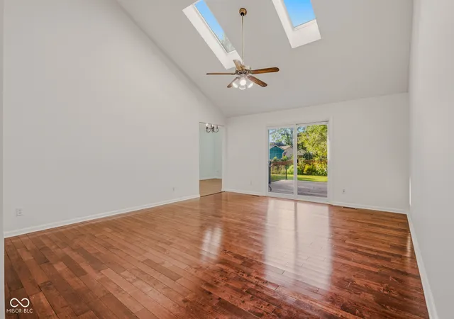 Photo 3 of Single family home for sale at 3525 Richland Dr, Columbus, IN 47203 | MLS# 22124872 | Listing updated on 2026-09-22