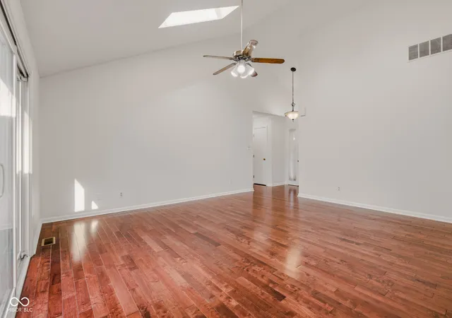 Photo 3 of Single family home for sale at 3525 Richland Dr, Columbus, IN 47203 | MLS# 22124872 | Listing updated on 2026-09-22