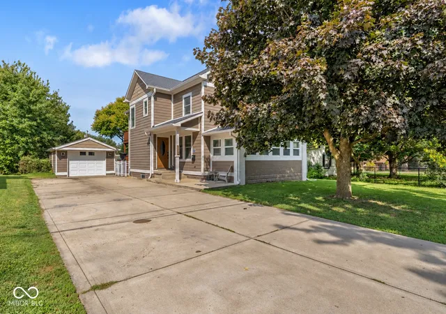Photo 2 of Sale Pending at 112 S Monroe St, Mooresville, IN 46158 | MLS# 22124875 | Listing updated on 2026-09-14