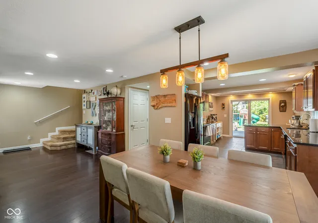 Photo 4 of Sale Pending at 112 S Monroe St, Mooresville, IN 46158 | MLS# 22124875 | Listing updated on 2026-09-14