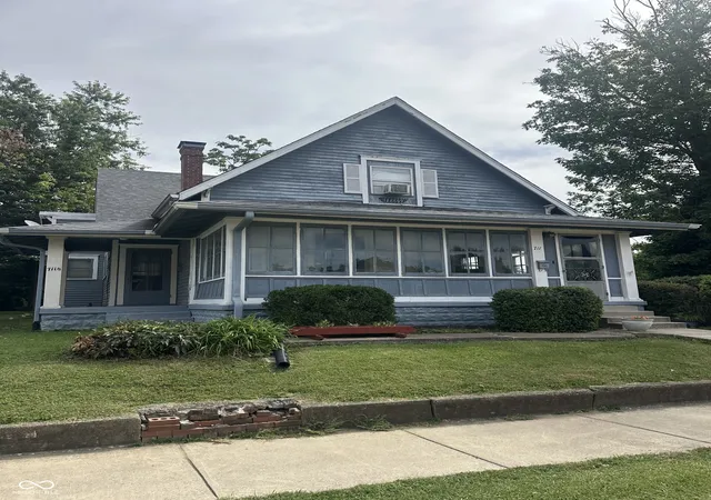 Photo 2 of Single family home for sale at 711 S Locust St, Greencastle, IN 46135 | MLS# 22124881 | Listing updated on 2026-09-14