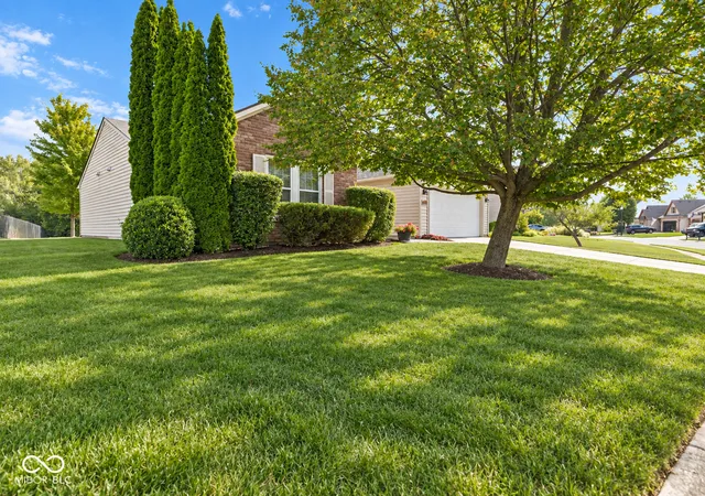 Photo 3 of Single family home for sale at 3020 Shadow Lake Dr, Indianapolis, IN 46217 | MLS# 22124888 | Listing updated on 2026-10-05