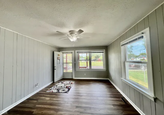 Photo 3 of Single family home for sale at 515 N Cherry, Columbus, IN 47201 | MLS# 22124892 | Listing updated on 2026-09-21