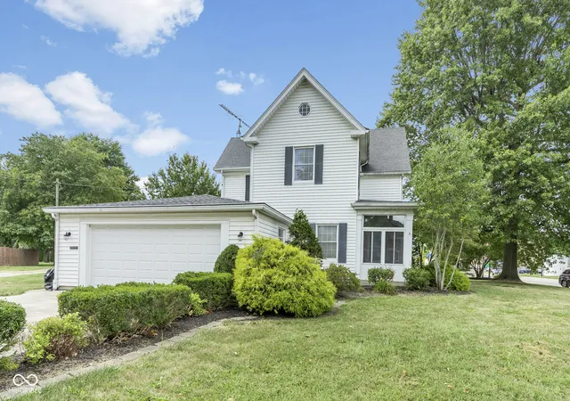 Photo 3 of Single family home for sale at 211 E Catherine, Batesville, IN 47006 | MLS# 22124907 | Listing updated on 2026-09-14